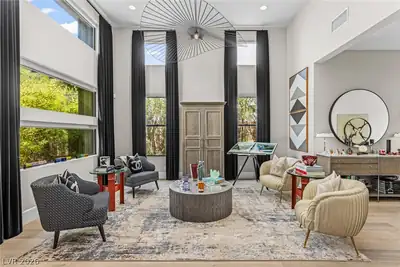 2650 Eldora Estates Court Living Room