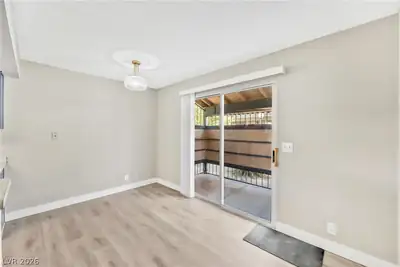 213 North Lamb Boulevard E Dining Area
