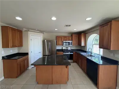 5516 Meridian Rain Street Kitchen