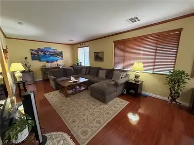 1131 Laguna Park Court Living Room