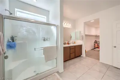 621 Sylvan Street Primary Bathroom