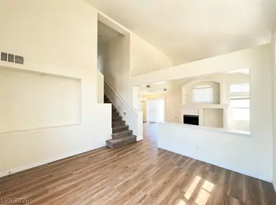 1517 Cross Country Street Living Room