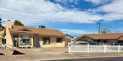 150 Manganese Street, Henderson, NV 89015 Front of Structure
