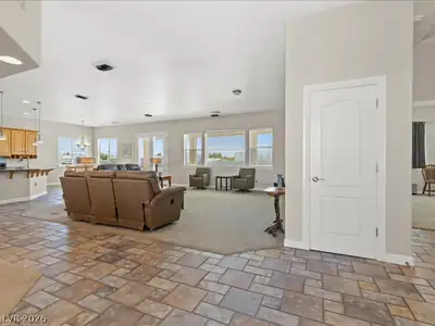 1731 West Huckleberry Street Living Room