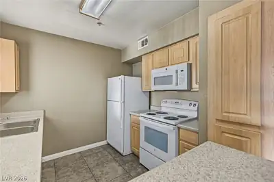 6955 DURANGO Drive 3082, Las Vegas, NV 89149 Kitchen