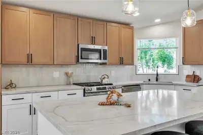 8220 Mt Brodie Circle Kitchen