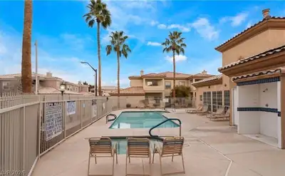 6704 Dorita Avenue 202 Pool