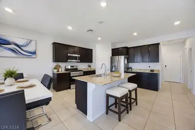 7255 Dazzle Point Street, North Las Vegas, NV 89084 Kitchen