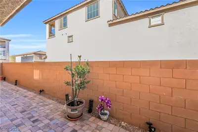 1344 Cerulean Avenue Yard