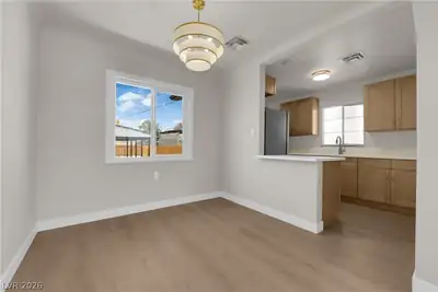433 North 10th Street Dining Area
