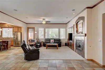 6146 Sabine Ranch Road Living Room