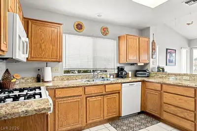 3100 Birch Hill Court Kitchen