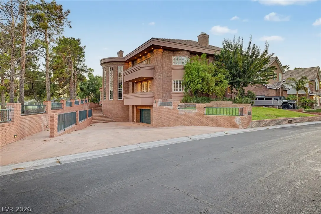1105 Broadmoor Avenue