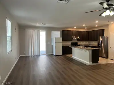 8532 Taizi Avenue Living Room