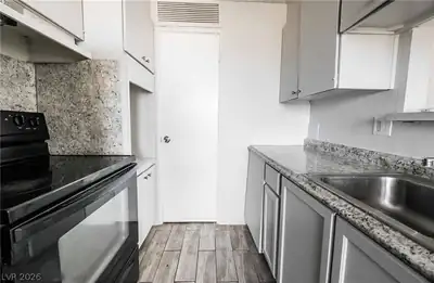 239 West Cleveland Avenue 1 Kitchen