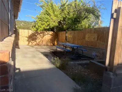 1071 Canyon Street Patio