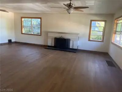 1071 Canyon Street Living Room