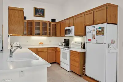 4565 East New York Avenue, Las Vegas, NV 89104 Kitchen