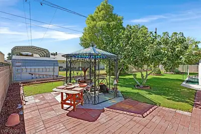 4565 East New York Avenue, Las Vegas, NV 89104 Yard