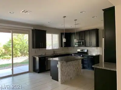 9584 Abbey Pond Avenue Kitchen