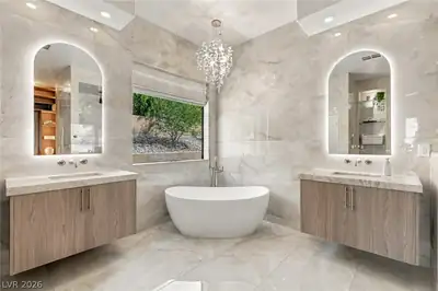 40 Stonemark Drive Primary Bathroom