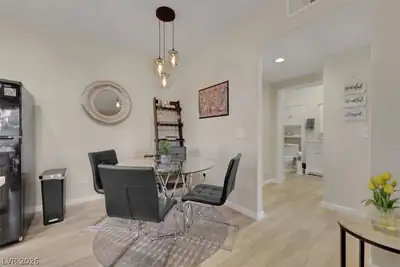 5650 East Sahara Avenue 2017 Dining Area