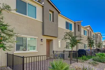 2960 Fire Cracker Red Street 