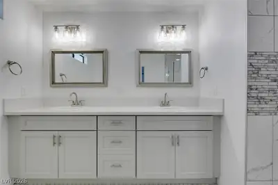 3161 Espanol Drive Primary Bathroom
