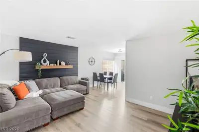 79 Sea Holly Way Living Room