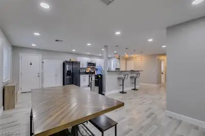 847 Shoreview Drive Dining Area