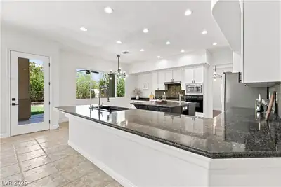 5148 Villa Vecchio Court Kitchen