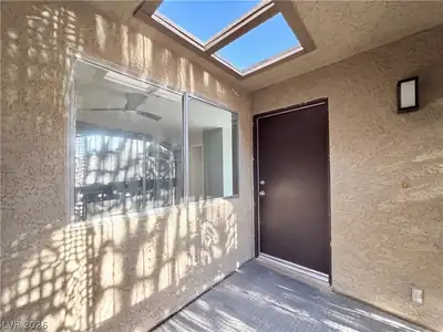 881 Mantis Way 1 Entry