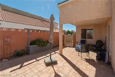 7332 Queen Palm Drive Patio