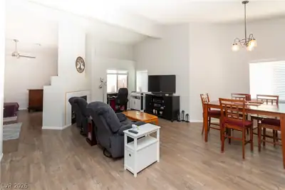 7332 Queen Palm Drive Living Room