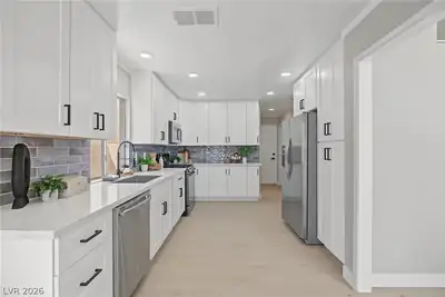 1715 Dynasty Drive Kitchen