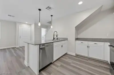 6811 Sage Gold Court Kitchen