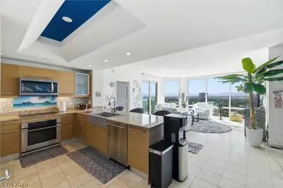 322 Karen Avenue 1802 Kitchen