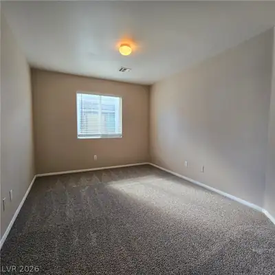 9333 Harbor Stream Avenue Bedroom