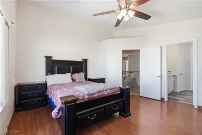 1608 Knoll Heights Court Bedroom