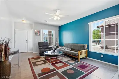 1608 Knoll Heights Court Living Room
