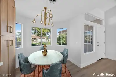 2849 Bluffpoint Drive Dining Area