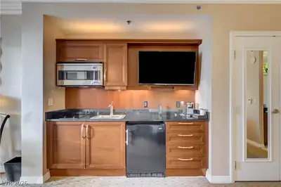 125 East Harmon Avenue 1415 Kitchen