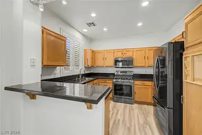 10512 Courtney Cove Avenue Kitchen