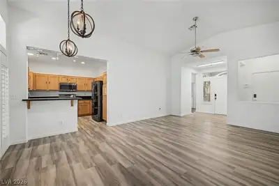 10512 Courtney Cove Avenue, Las Vegas