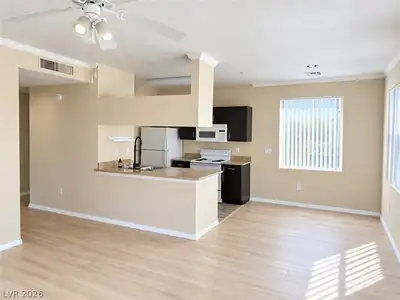 2900 Sunridge Heights Parkway 928 Living Room
