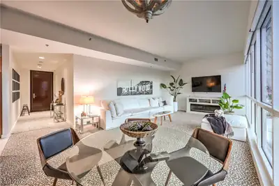 4525 Dean Martin Drive 508 Living Room