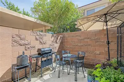 10112 Tumbling Tree Street Patio