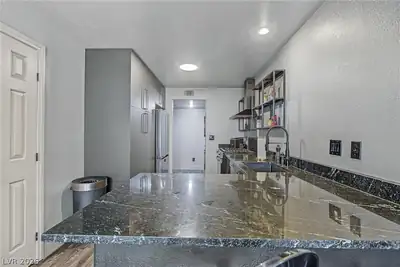10112 Tumbling Tree Street Kitchen