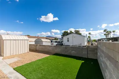 3318 Cape Cod Drive Yard