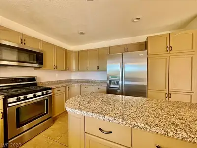 4748 Hamburg Street Kitchen